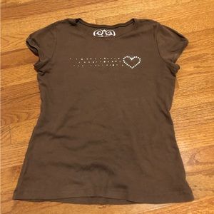 BROWN Y2K BABY TEE (heart gem stones)